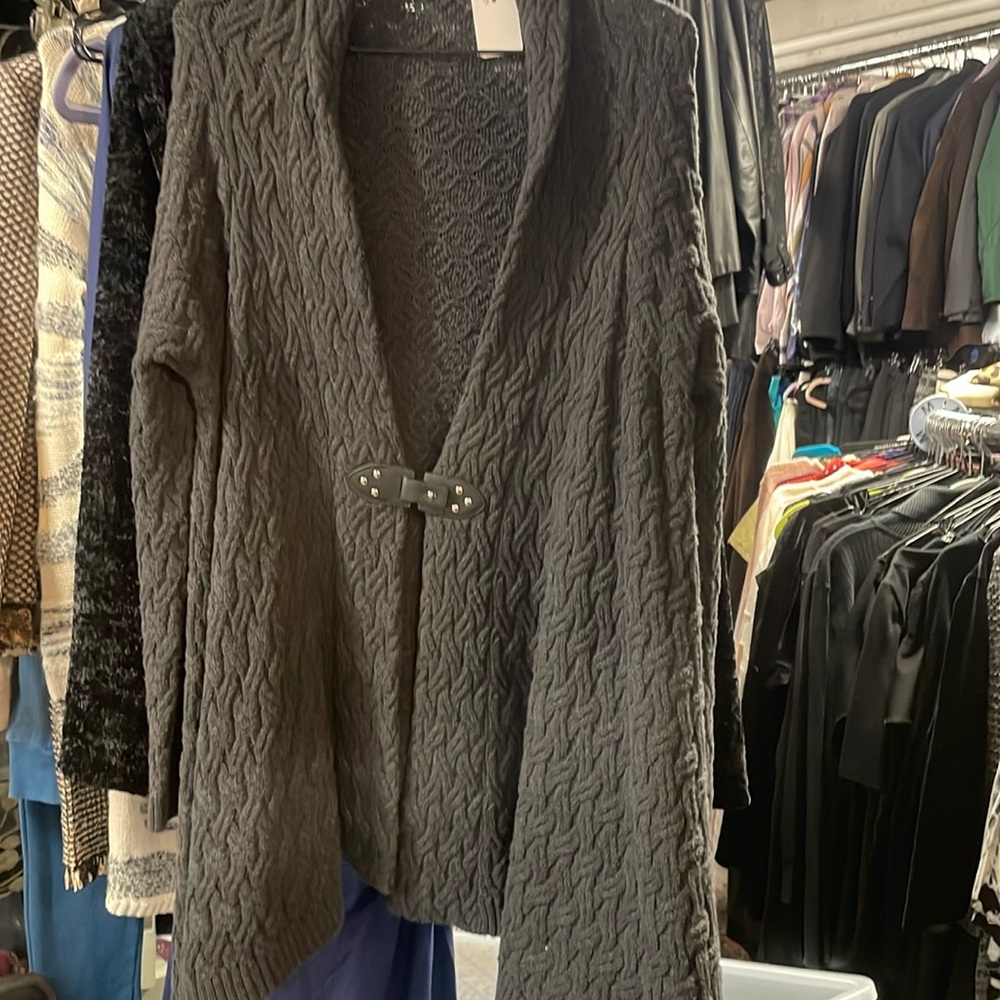 Eight Eight gray sweater